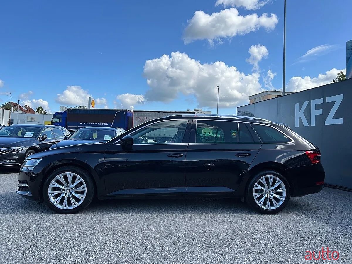 2023' Skoda Superb photo #6