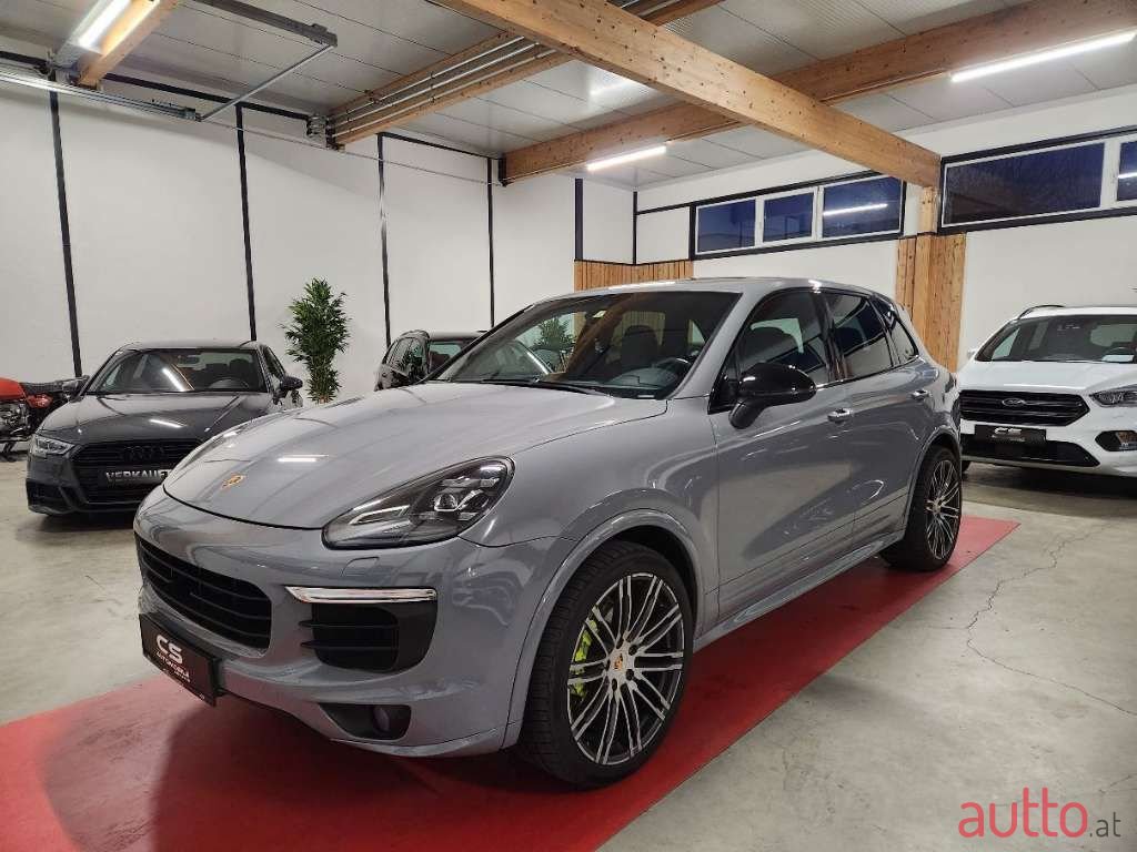 2016' Porsche Cayenne photo #1