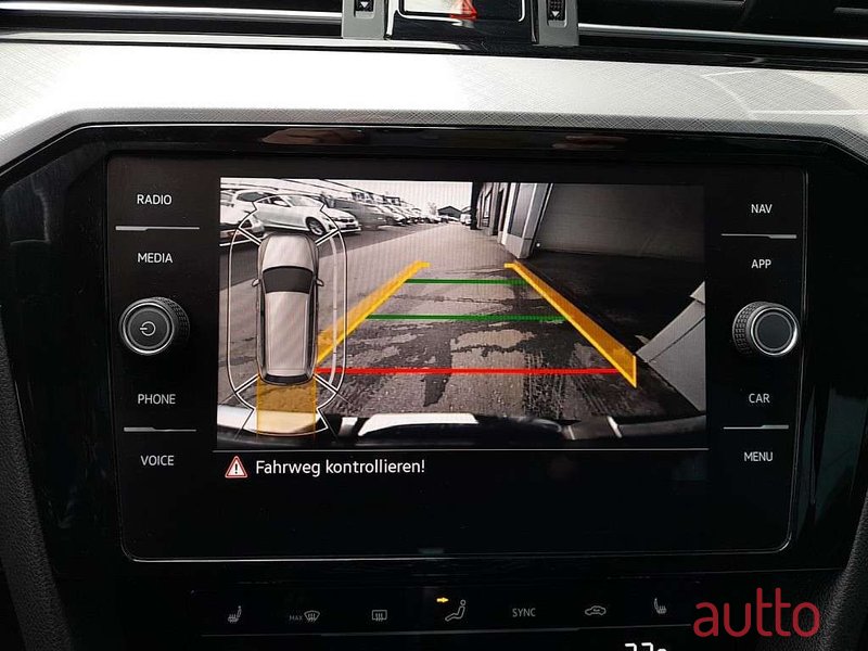 2021' Volkswagen Passat photo #5