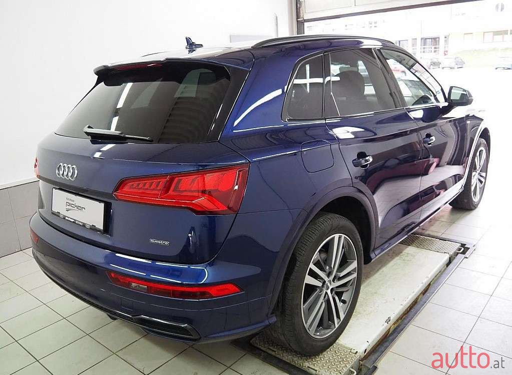 2019' Audi Q5 photo #5