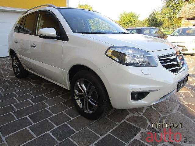 2012' Renault Koleos photo #2