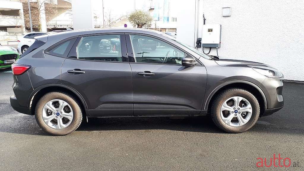 2022' Ford Kuga photo #3