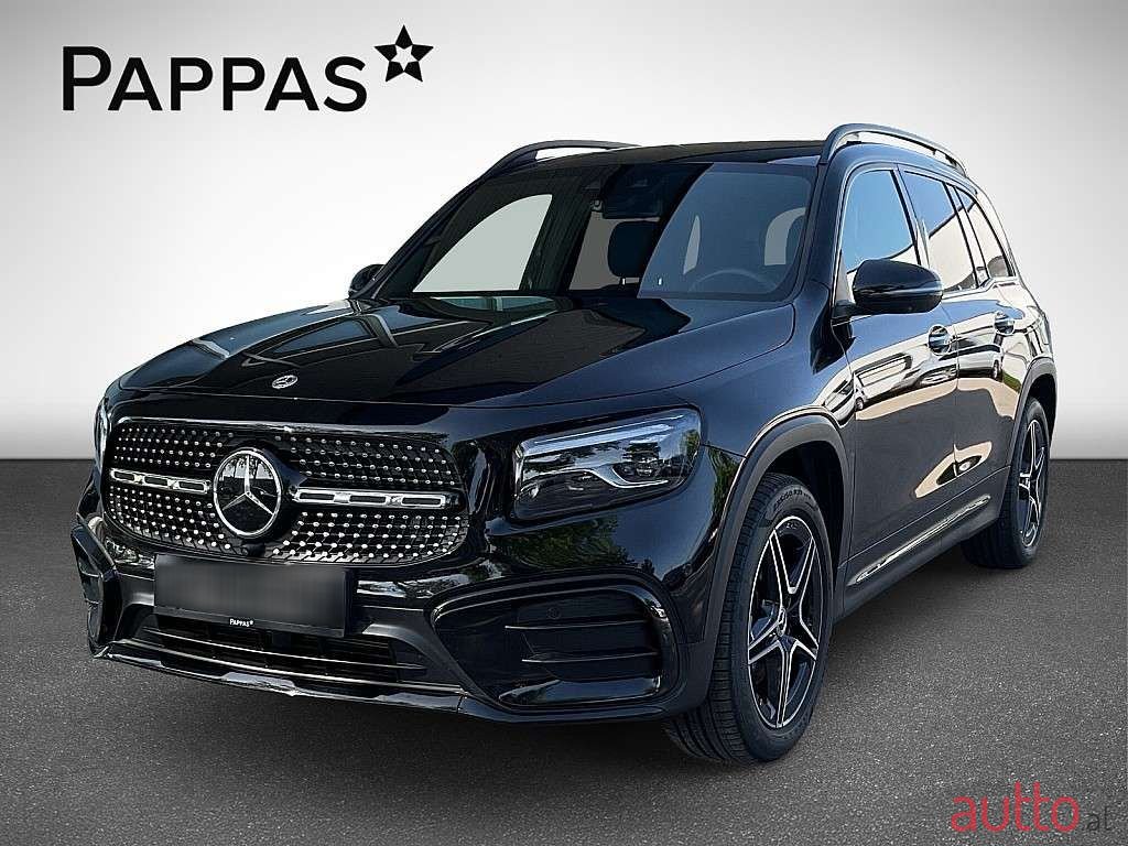 2024' Mercedes-Benz GLB photo #2
