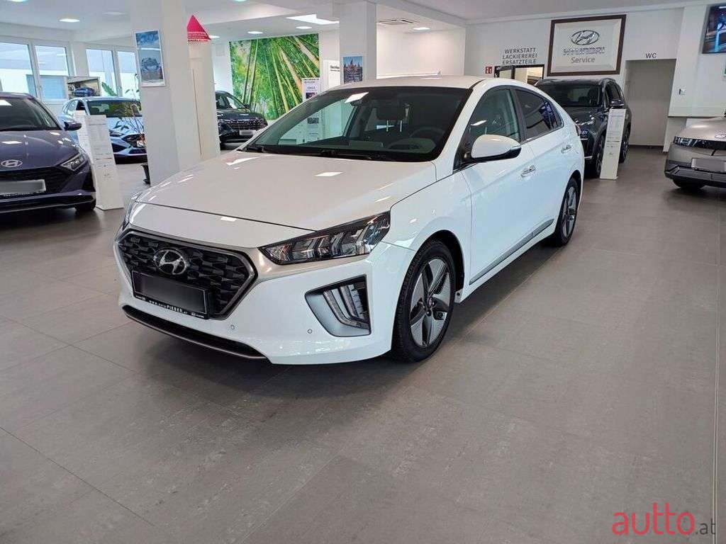 2021' Hyundai Ioniq photo #2