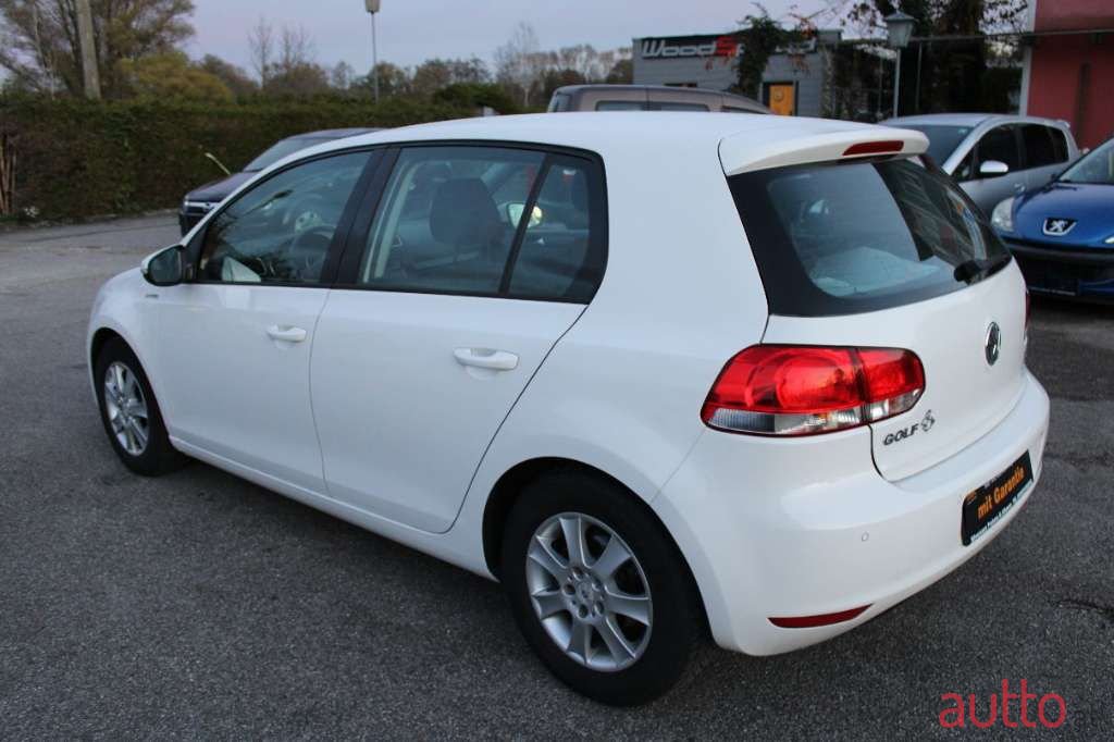 2012' Volkswagen Golf photo #5