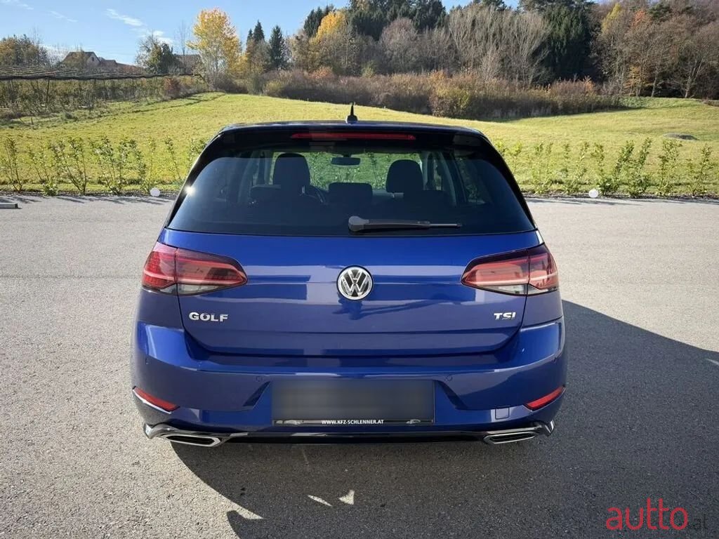 2017' Volkswagen Golf photo #5