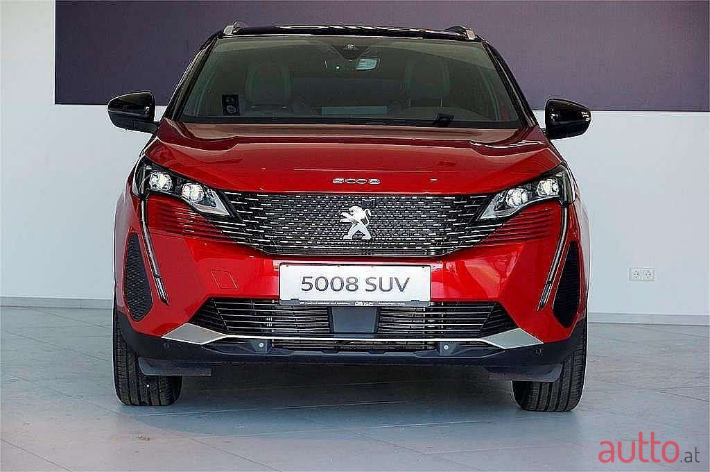 2022' Peugeot 5008 photo #3