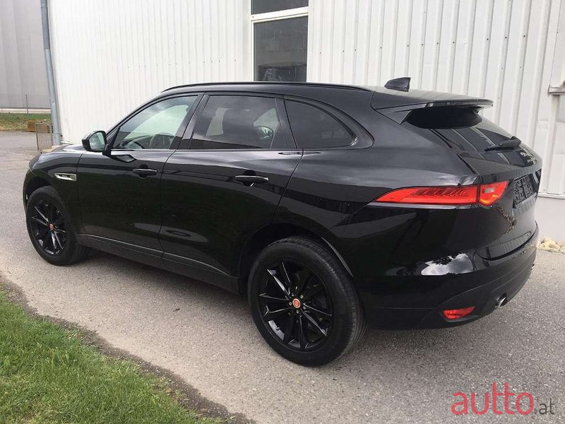 2018' Jaguar F-Pace photo #6