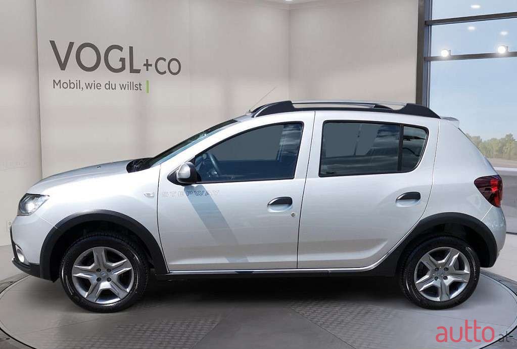 2018' Dacia Sandero photo #1