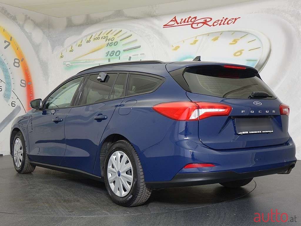 2020' Ford Focus photo #3