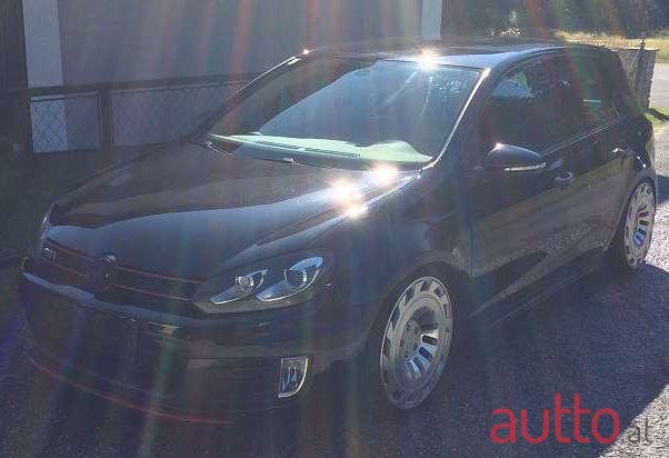 2009' Volkswagen Golf photo #3