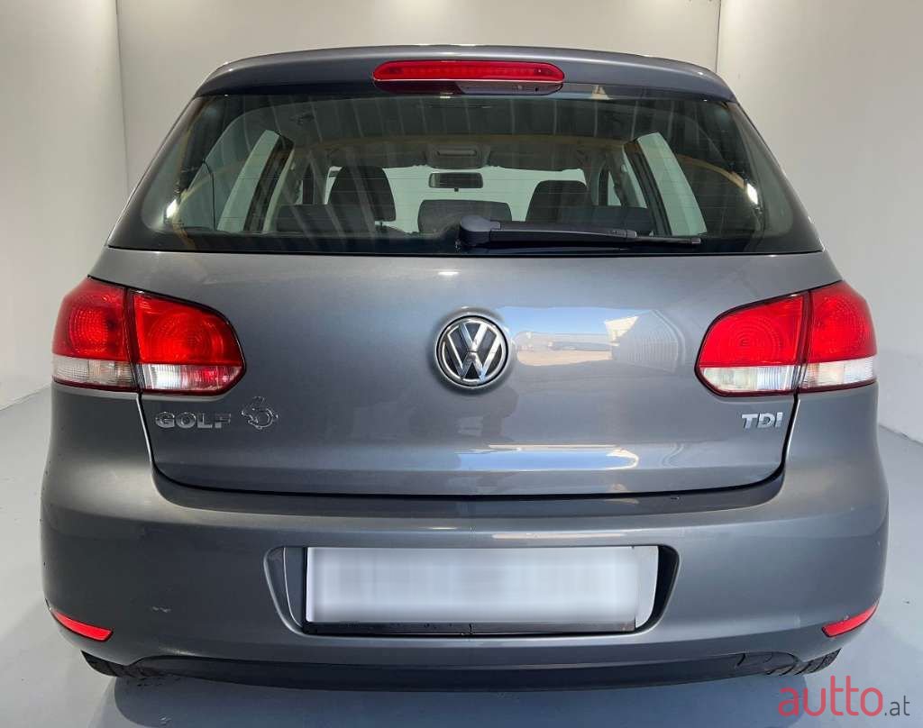 2011' Volkswagen Golf photo #6