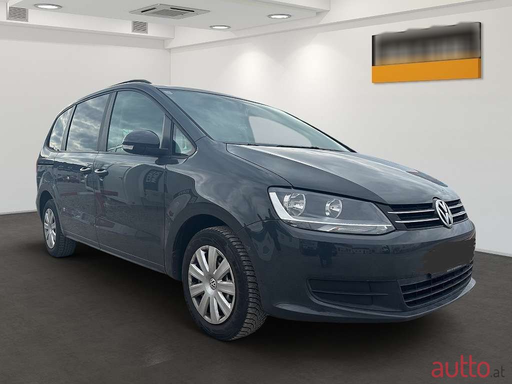 2012' Volkswagen Sharan photo #2