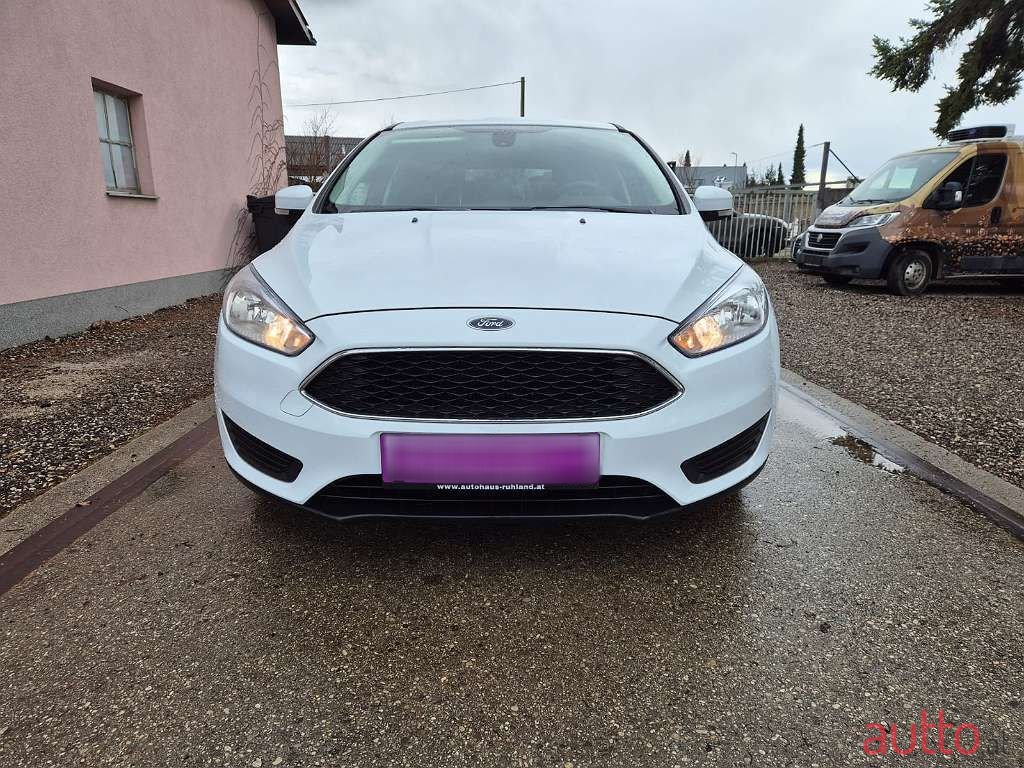 2017' Ford Focus photo #3