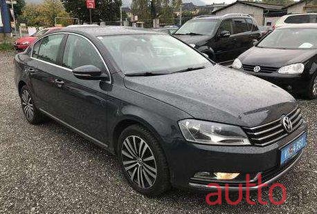 2012' Volkswagen Passat photo #4