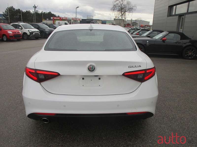 2020' Alfa Romeo Giulia photo #5