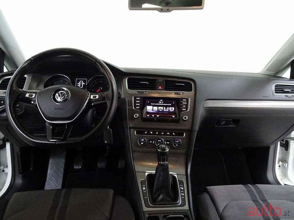 2013' Volkswagen Golf photo #6