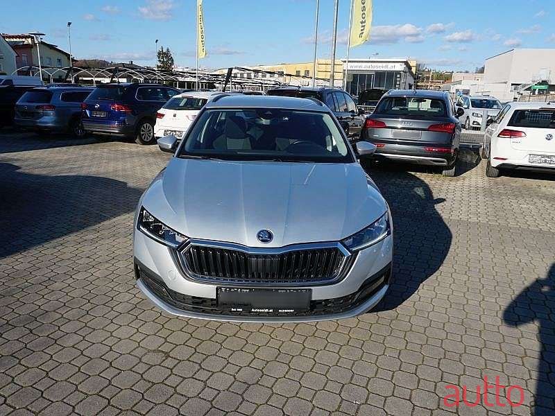 2020' Skoda Octavia photo #2