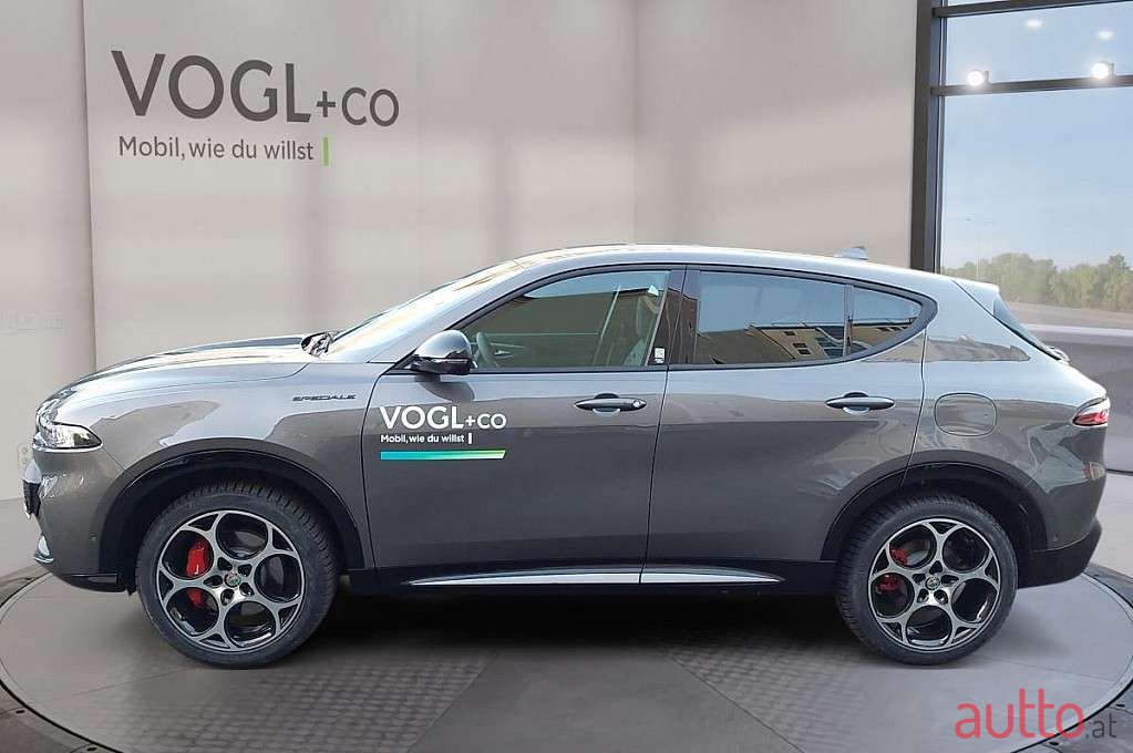 2022' Alfa Romeo Tonale photo #3