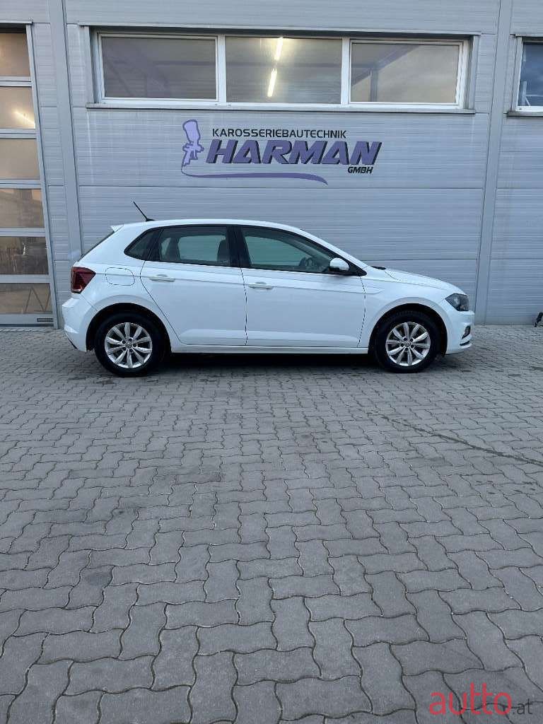 2019' Volkswagen Polo photo #2
