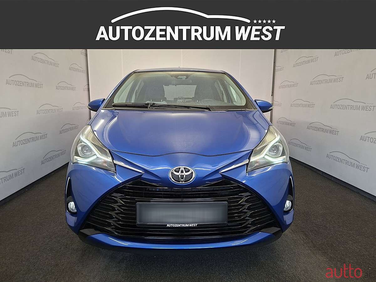 2018' Toyota Yaris photo #2