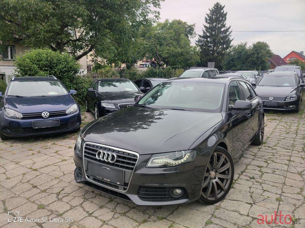 2011' Audi A4 photo #1