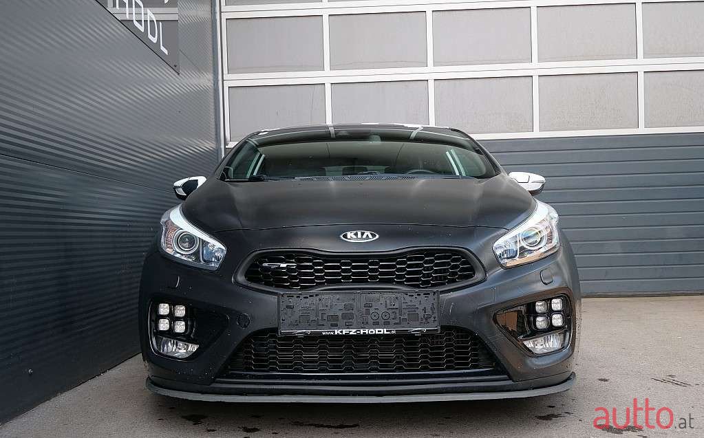 2013' Kia Proceed photo #2