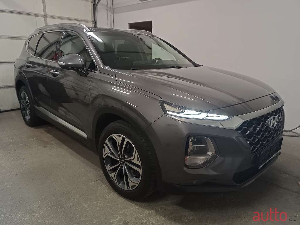 2020' Hyundai Santa Fe photo #3