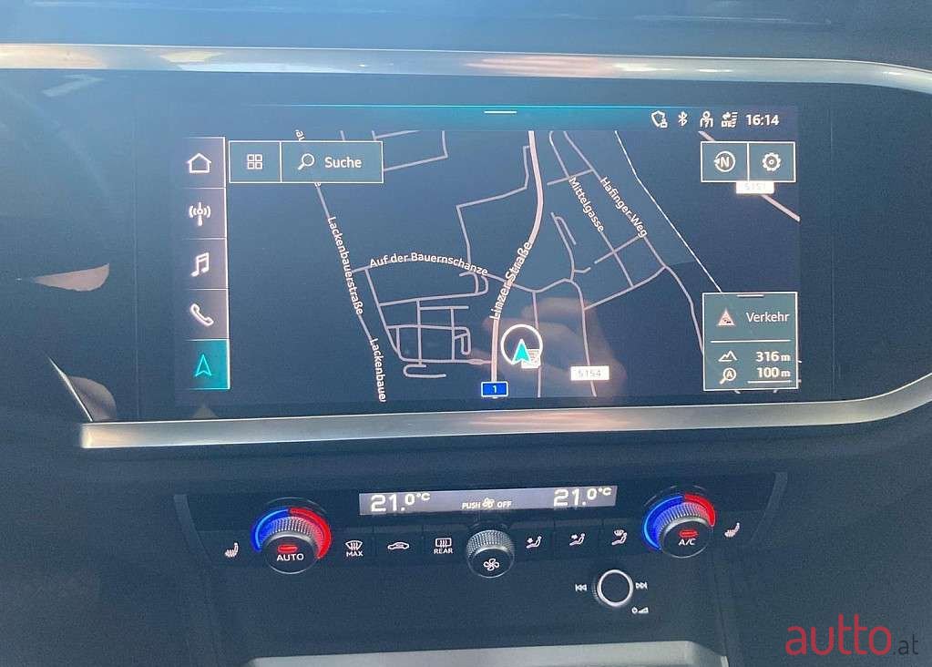 2023' Audi Q3 photo #6