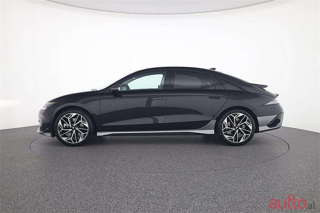 2023' Hyundai Ioniq 6 photo #1