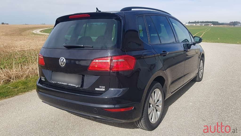 2015' Volkswagen Golf photo #4