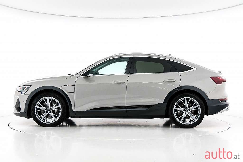 2020' Audi E-Tron photo #2