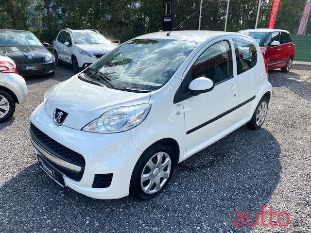 2010' Peugeot 107 photo #1