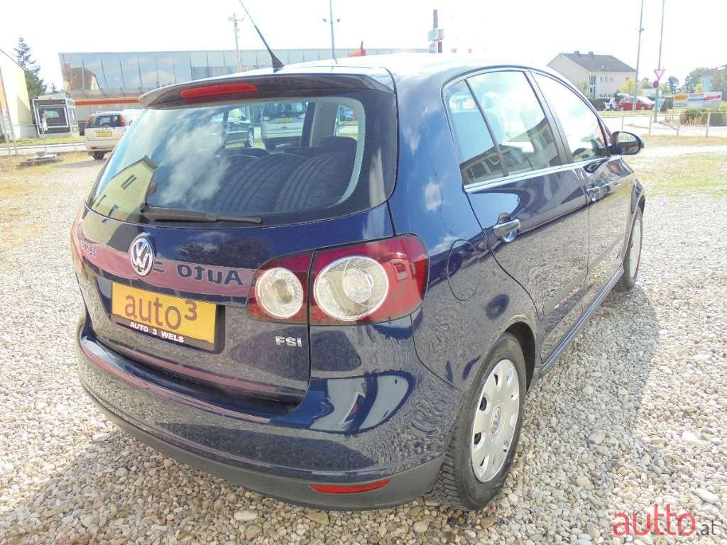 2005' Volkswagen Golf photo #5