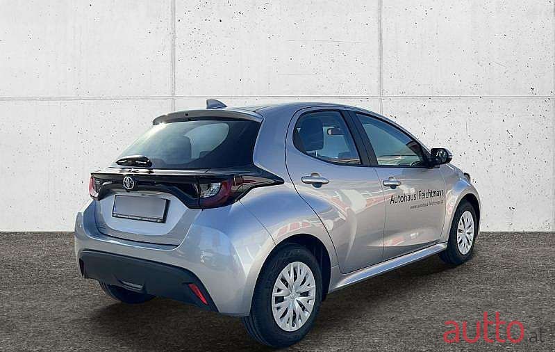 2023' Toyota Yaris photo #5