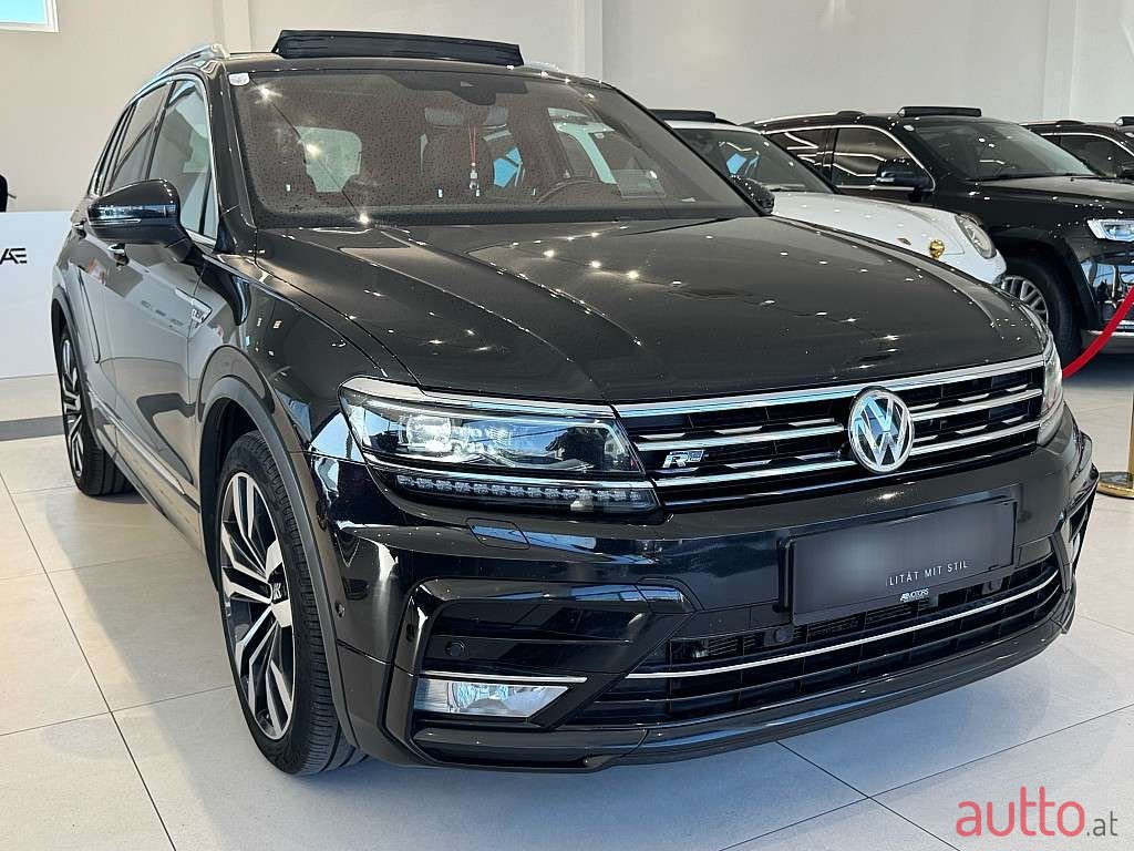 2017' Volkswagen Tiguan photo #5