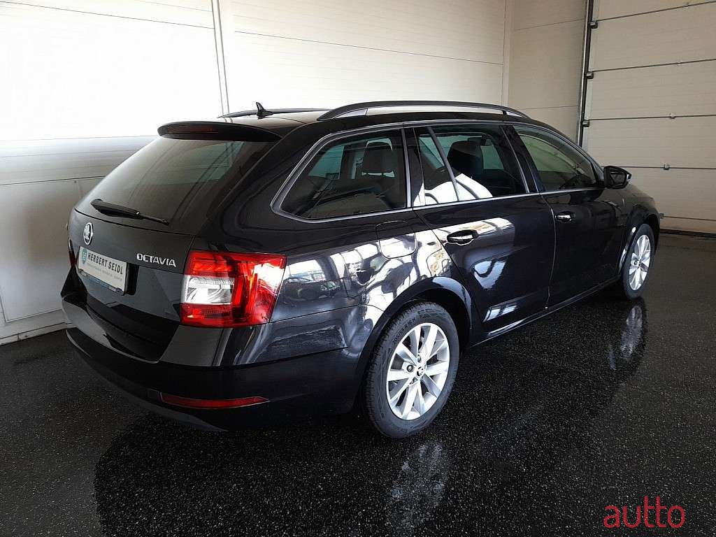 2018' Skoda Octavia photo #1