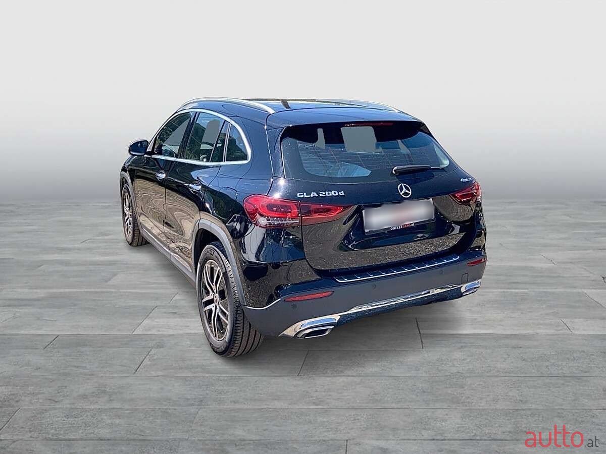 2021' Mercedes-Benz Gla-Klasse photo #4