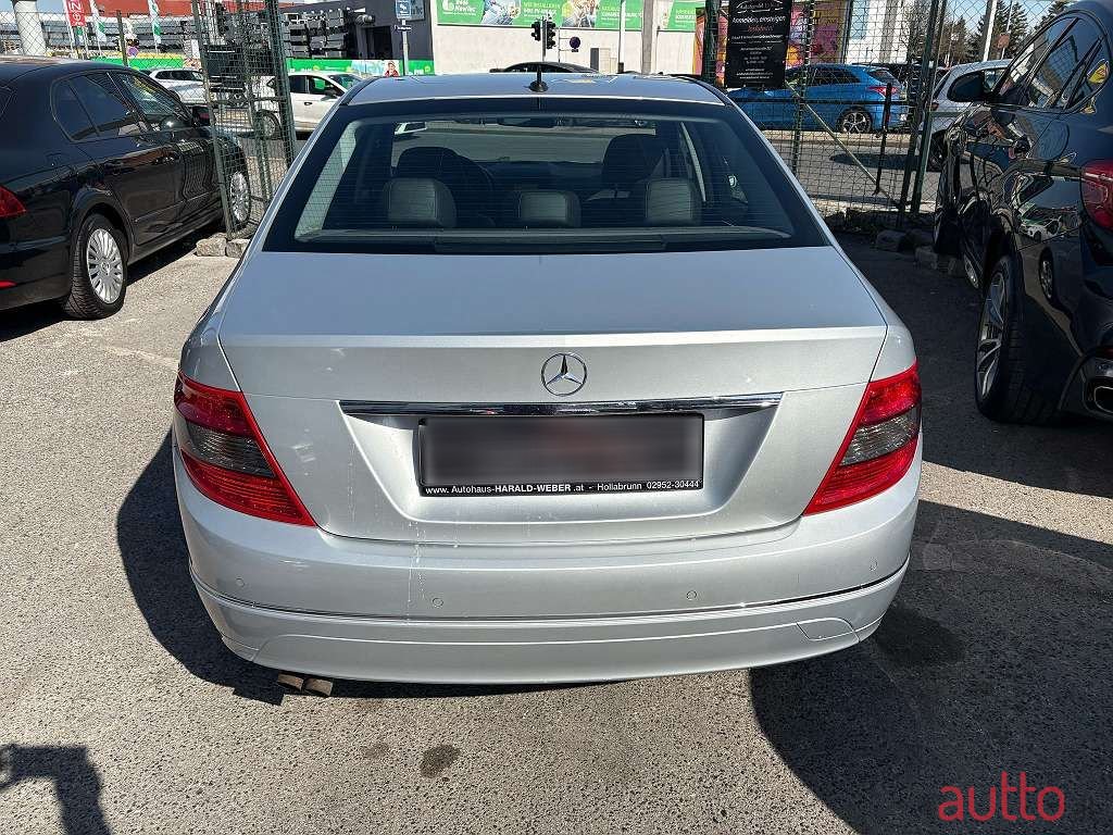 2010' Mercedes-Benz C-Klasse photo #4