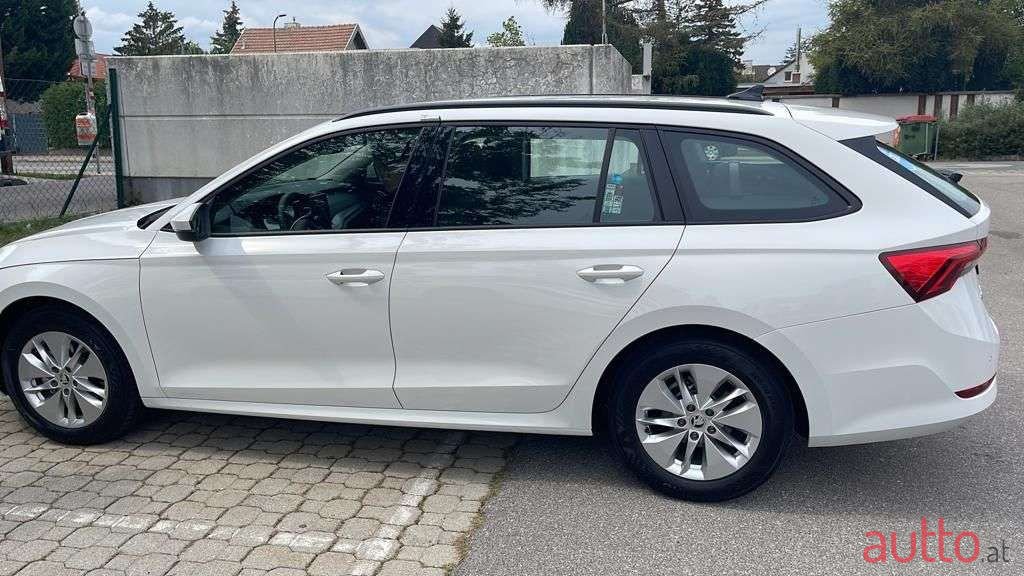 2022' Skoda Octavia photo #4