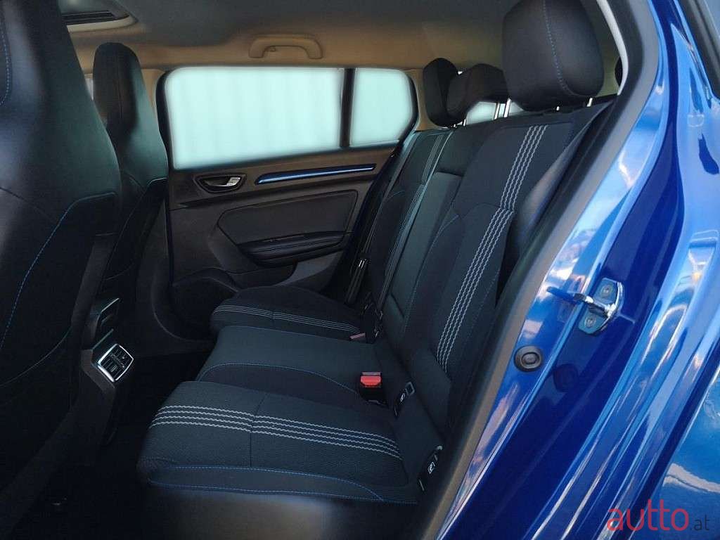 2016' Renault Megane photo #2