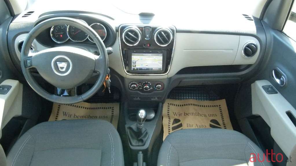 2012' Dacia Lodgy photo #2