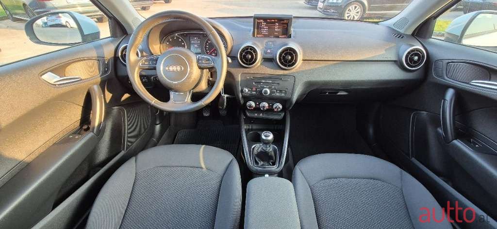 2010' Audi A1 photo #5