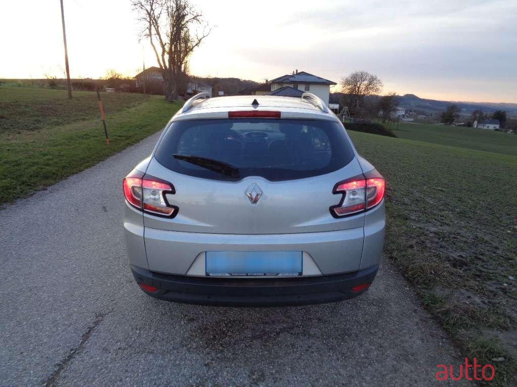 2014' Renault Megane photo #3