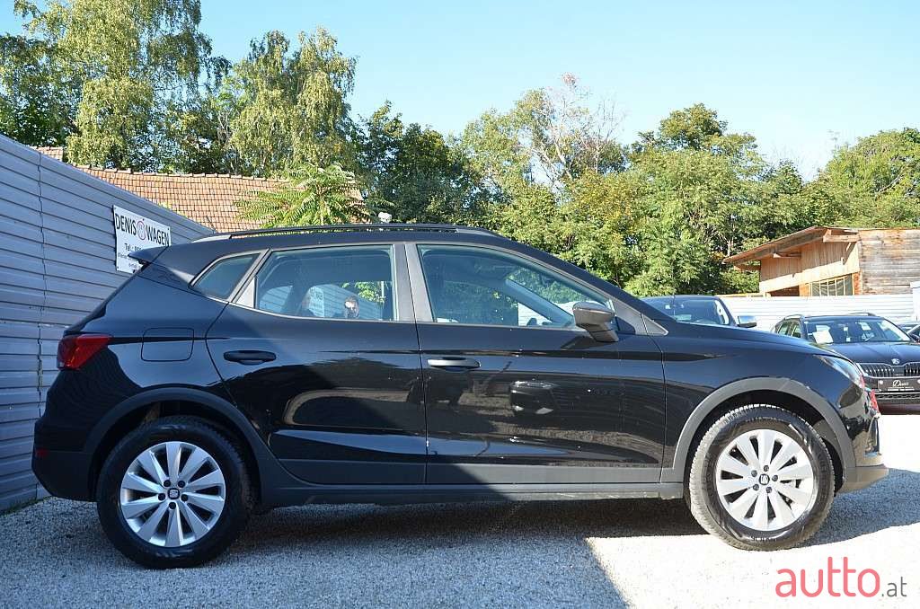 2021' SEAT Arona photo #4