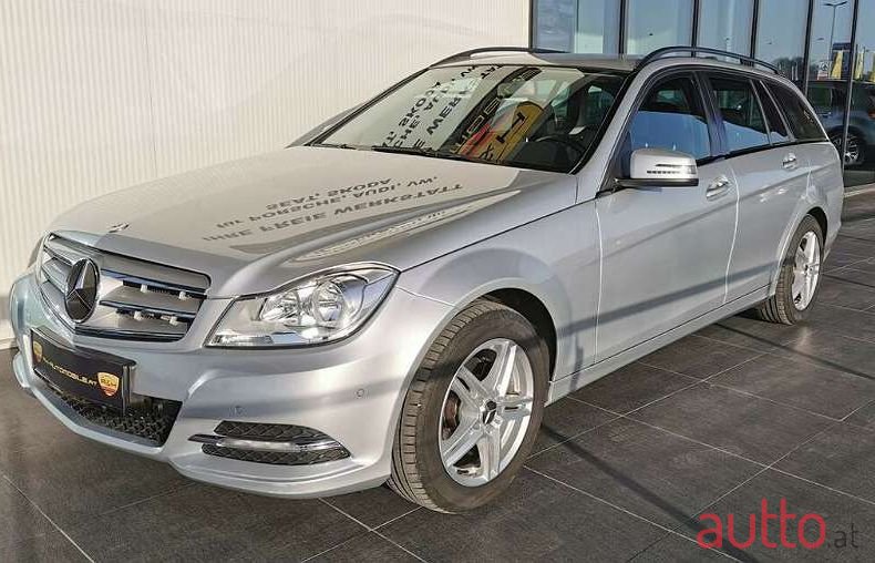 2013' Mercedes-Benz C-Klasse photo #1