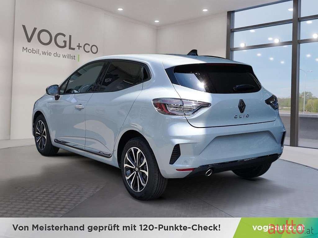 2024' Renault Clio photo #2