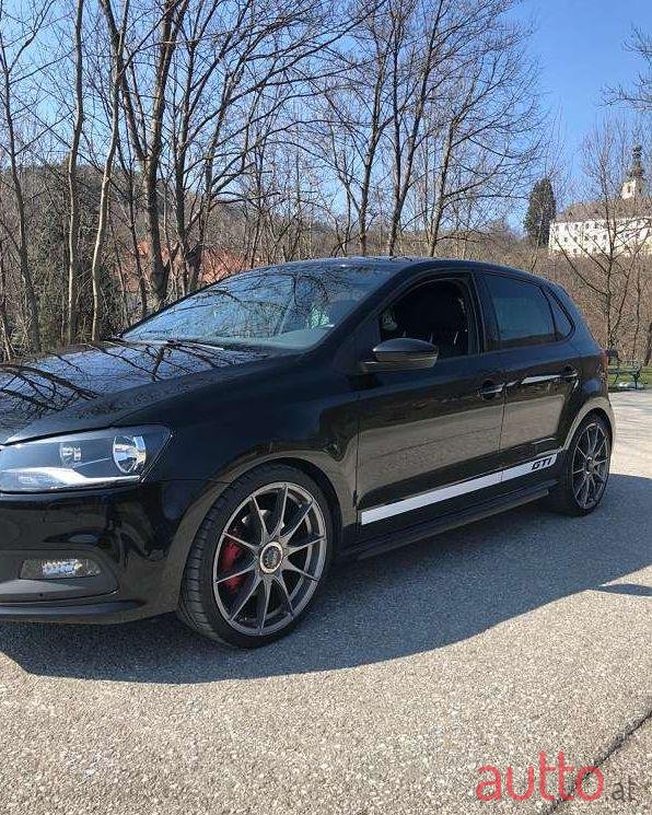 2011' Volkswagen Polo photo #1