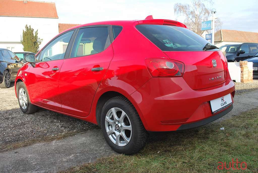 2012' SEAT Ibiza photo #3