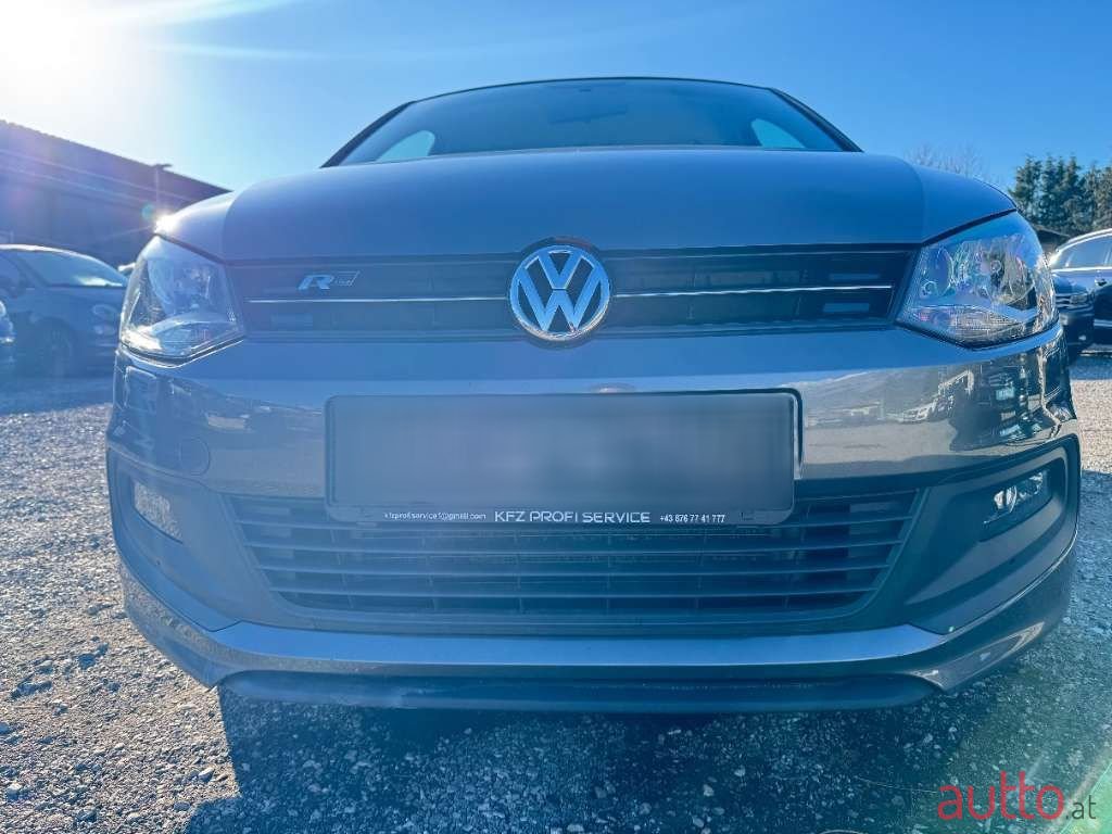 2013' Volkswagen Polo photo #2